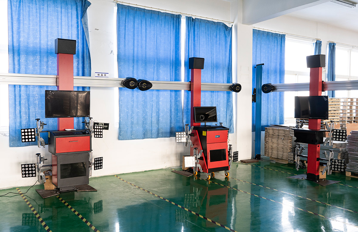 Wheel Alignment Machine