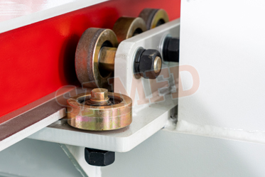 Reinforced pulling towernot easy to break and deform